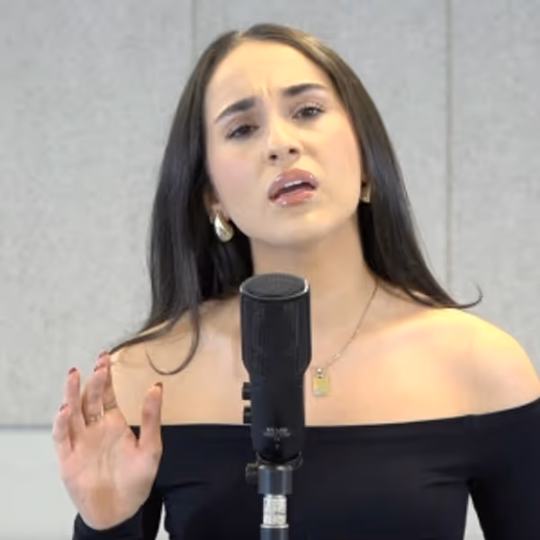 Exclusive: Carolina Rial Sings 'I Want to Break Free' from BROADWAY SINGS QUEEN - Cabaret Theater Video