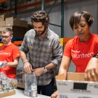 Thomas Rhett and Wells Fargo Team Up for a Special Performance at the AMAs