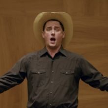 VIDEO: Sacramento's Congregation B'nai Israel Choir Sings Rosh Hashanah Themed OKLAHOMA!