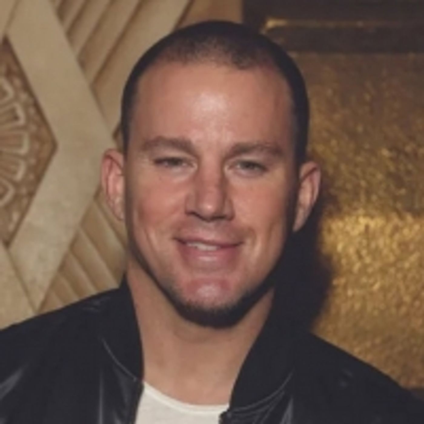 Wake Up With BWW 8/4: Disney World Replaces BEAUTY AND THE BEAST With Non-Equity Show, and More  Image