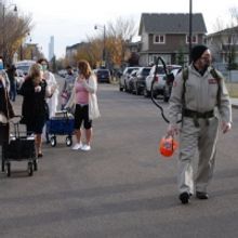 Theatre Garage to Present Reverse Trick Or Treat Event
