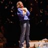 Video: Mariska Hargitay Takes Final Bow in EVERY BRILLIANT THING