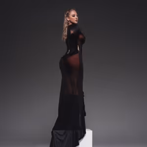 Lola Moxom Returns with R&B Anthem ‘Turn Down The Lights’