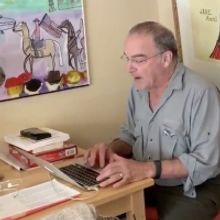 VIDEO: Watch Scenes from Mandy Patinkin and Kathryn Grody's Epic Life in Quarantine