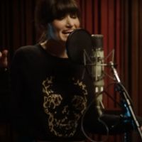 VIDEO: Chaka Khan and Idina Menzel Sing 'I'm Every Woman' in Honor of International… Video