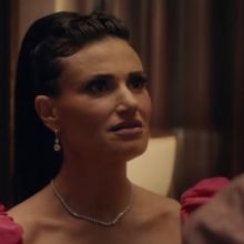 VIDEO: Watch Idina Menzel & More in New Trailer for UNCUT GEMS
