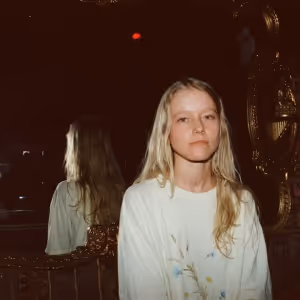 Alice Phoebe Lou Releases New Single 'The World Above'
