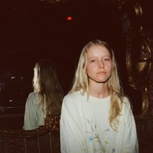 Alice Phoebe Lou Releases New Single 'The World Above'