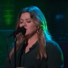 VIDEO: Kelly Clarkson Covers 'Green Eyes'