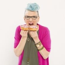 BWW Review: LISA LAMPANELLI'S LOSIN' IT at Des Moines Performing Arts: An Unforgettab
