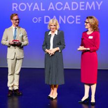 Christopher Wheeldon Receives RAD's Queen Elizabeth II Coronation Award