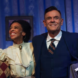 Review: MARY POPPINS at Palm Canyon Theatre