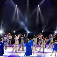 BWW Review: SUMMER: THE DONNA SUMMER MUSICAL at the Fisher Theatre is a Fresh Take…