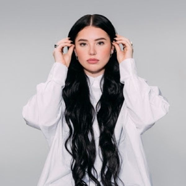Lauren Spencer Smith Confirms 2026 North American Headline Tour Photo