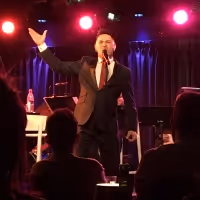 DO YOU DREAM IN SPANISH? Asks Roberto Araujo At The Green Room 42 And The Answer Is…