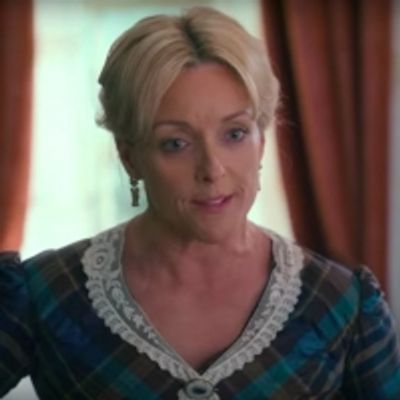 VIDEO: Apple TV Releases Trailer for DICKINSON Starring Hailee Steinfeld and Jane Krakowski