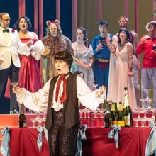 Vancouver Opera Kicks Off 65th Season With A Spectacular Production Of DIE FLEDERMAUS