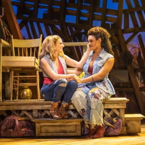 SHUCKED is Coming to The Fabulous Fox Theatre in February