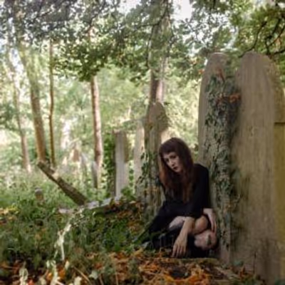 Photos: Kira McSpice Shares New Single "Wreckage" From Upcoming Album THE HOUSE