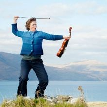 EDINBURGH 2025: Review: MAIRI CAMPBELL: PULSE (PENDULUM TRILOGY), Scottish Storytelli