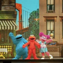 ELMO'S GOT THE MOVES is Coming to The Raymond F. Kravis Center