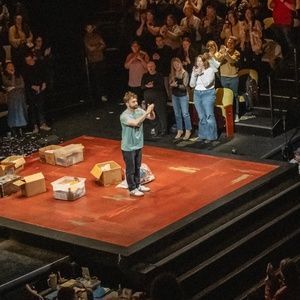 Video: Daniel Radcliffe Takes First Bow in Broadway's EVERY BRILLIANT THING