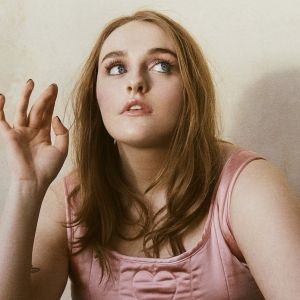 Nell Mescal Shares New Single 'Teeth'