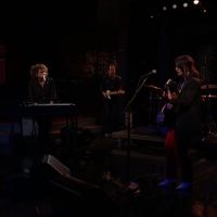 VIDEO: Sharon Van Etten & Norah Jones Perform 'Seventeen' on THE LATE SHOW WITH…