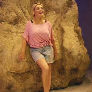 SHIRLEY VALENTINE Starring Sheridan Smith Celebrates 100 Sold Out Performances at…