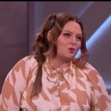 VIDEO: Kelly Clarkson & Lauren Ash Bond Over THE X-FILES