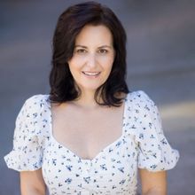 Alison Mahoney Joins MOMS' NIGHT OUT At 54 Below This March