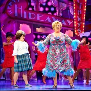 Review: HAIRSPRAY Delights Edmonton at the Northern Alberta Jubilee Auditorium