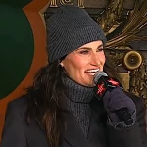 Video: Idina Menzel Sings from REDWOOD and More at the Macy's Thanksgiving Day Parade