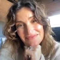 VIDEO: Idina Menzel and Laura Veltz Talk 'Dream Girl' From CINDERELLA