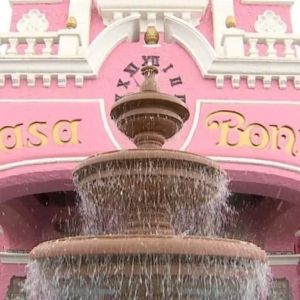 Colorado Restaurant Casa Bonita's Cast and Crew Unanimously Vote To Unionize
