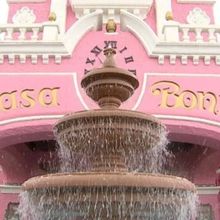 Colorado Restaurant Casa Bonita's Cast and Crew Unanimously Vote To Unionize