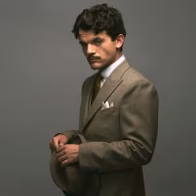 HERCULE First Look: Edward Bluemel as Poirot in BritBox Series