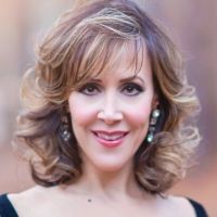 Interview: Janine LaManna Talks Starring in WOMAN OF THE YEAR at J2 Spotlight…
