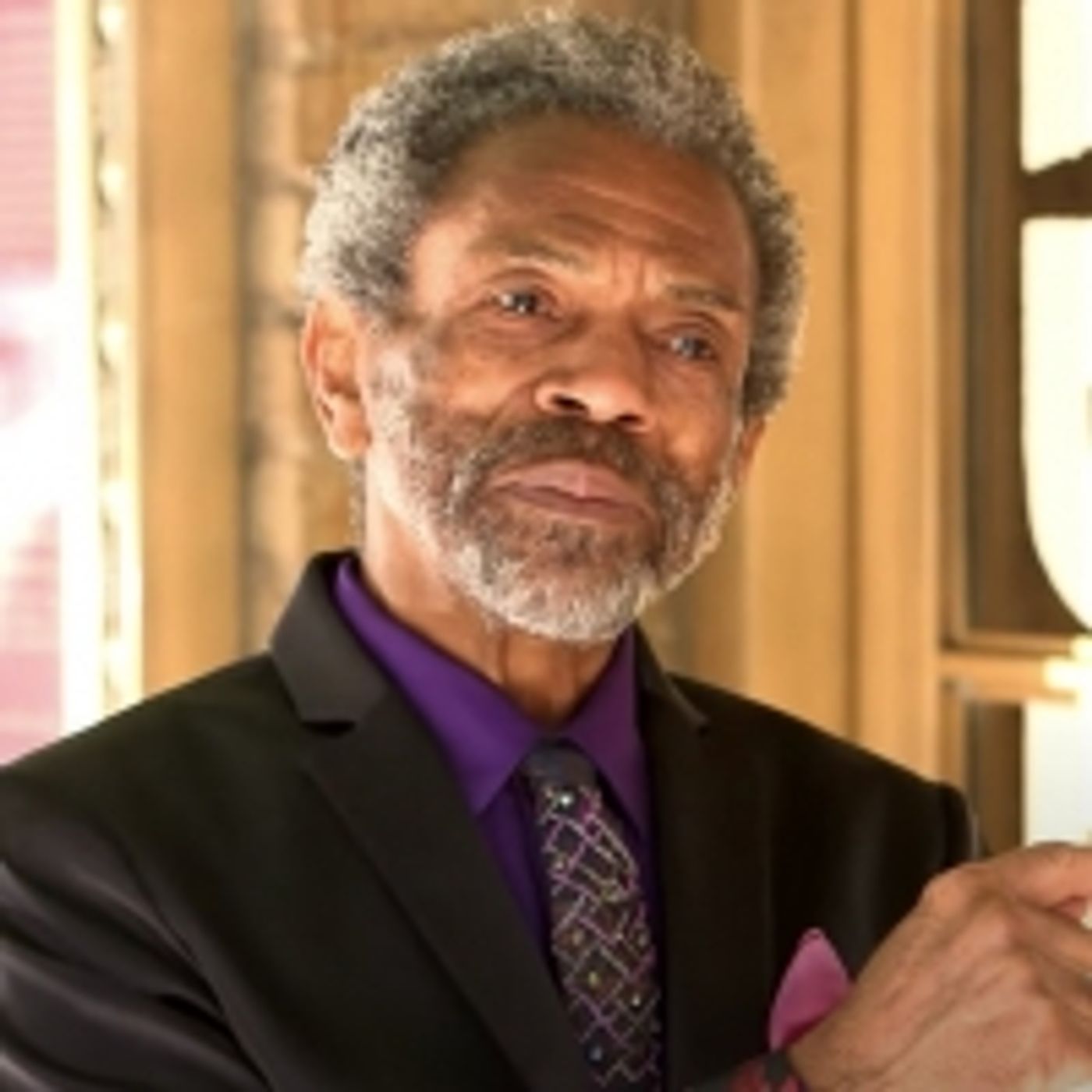 Wake Up With BWW 6/8: New Randy Rainbow Parody,  SUNDAY MORNING Chats With Peters, De Shields, and More!  Image