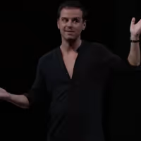 VIDEO: Watch Andrew Scott Performing HAMLET's 'To Be Or Not To Be'