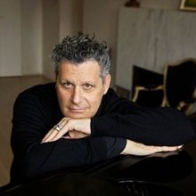 Isaac Mizrahi to Perform at Caramoor With His Jazz Band In Celebration Of Pride Month