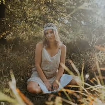 Gracie Jet Releases Debut Album SMILE With New Single POINT OF VIEW