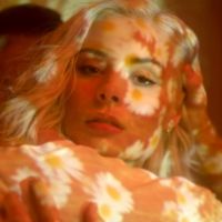 Nina Nesbitt Reveals New Single 'Summer Fling'