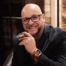 Palace Theater to Present Conversation with Felix Rodriguez in September