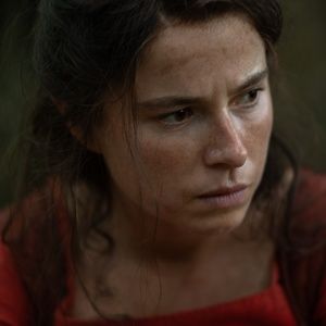 Jessie Buckley Wins First Golden Globe Award for HAMNET