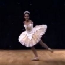 VIDEO: Brazilian Ballerina Born Without Arms Takes the Internet by Storm