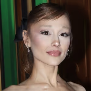 Photo: Ariana Grande and Jonathan Bailey Tease SUNDAY IN THE PARK WITH GEORGE Reunion