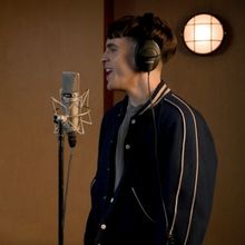 Video: Taylor Trensch & Gabi Carrubba Sing 'Mine, All Mine' from BAT BOY