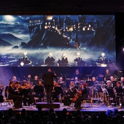 Feature: RENE MIOCH PRESENTEERT THEATERSHOW MET FILMMUZIEK INCLUSIEF GROOT ORKEST!