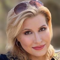 Elena Bennett Joins Amanda Reckonwith At Pangea, April 15